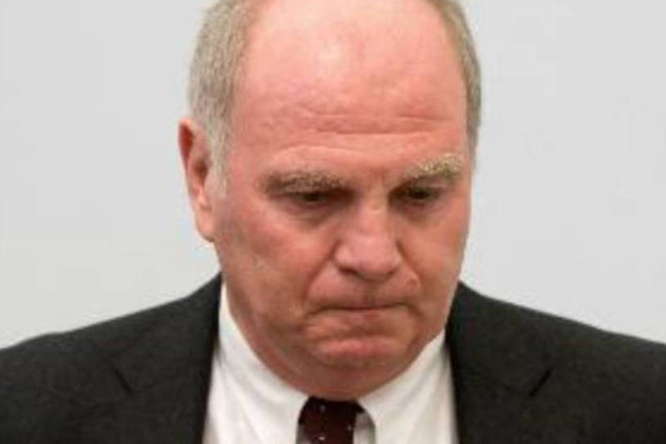 Uli Hoeness é condenado a 3 anos e 6 meses de prisão