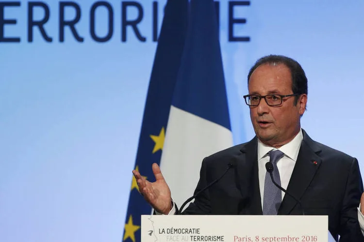 
	Fran&ccedil;ois Hollande: &quot;O &uacute;nico caminho que vale, o &uacute;nico que &eacute; eficaz, &eacute; o do Estado de direito&quot;
 (Christophe Ena/Pool/Reuters)