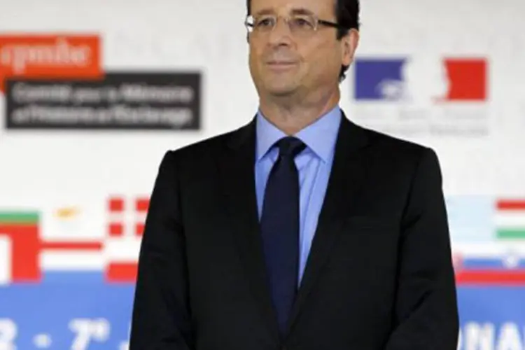 Hollande prometeu alavancar o crescimento francês com políticas suaves em contraponto à austeridade econômica pregada pela Alemanha (Francois Mori/AFP)