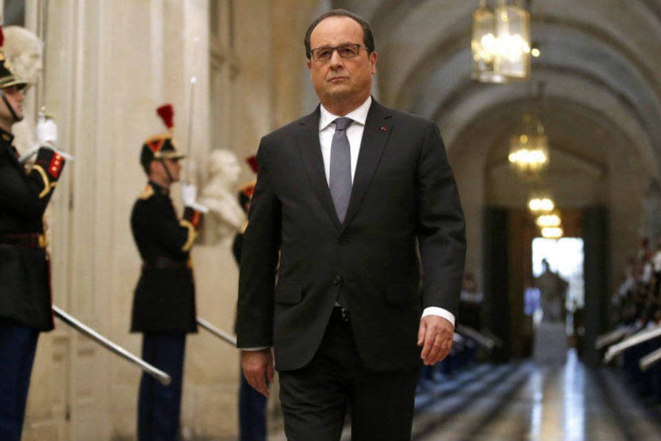 Popularidade de Hollande sobe após atentados em Paris