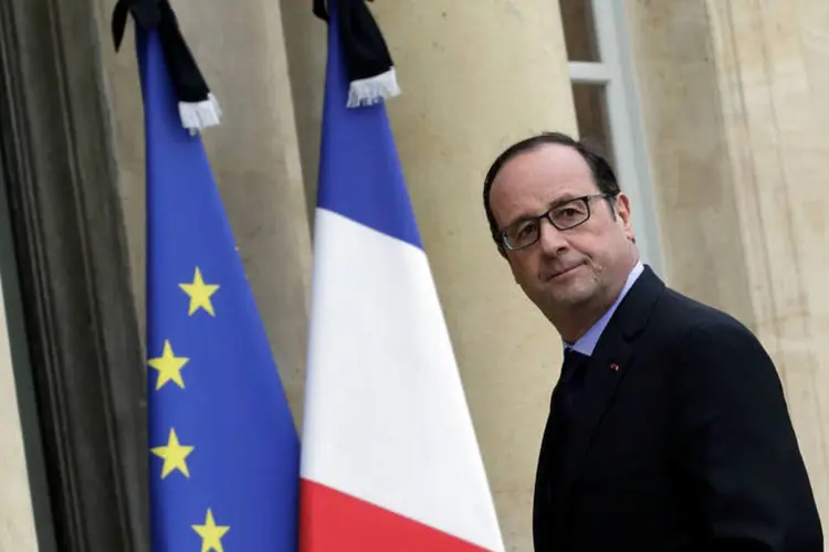 Hollande: "Nosso país foi atacado três dias seguidos e encarou de frente" (Philippe Wojazer/Reuters)