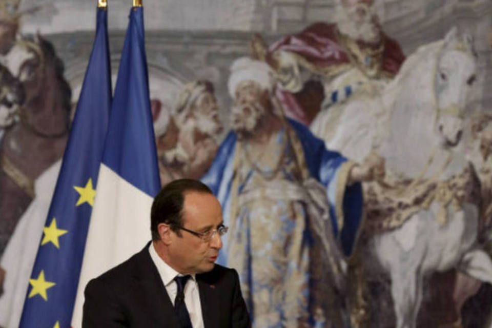 Hollande expressa apoio às reformas na Grécia