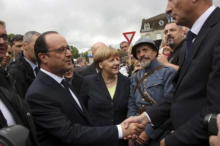 
	Hollande e Merkel participam de cerim&ocirc;nia em Verdun
 (REUTERS/Thibault Camus/Pool)