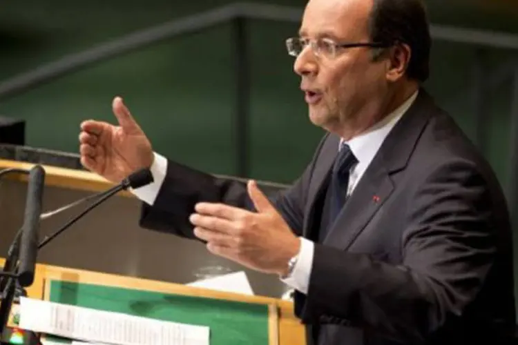 
	Fran&ccedil;ois Hollande discursa na Assembleia Geral da ONU: para ele, a quest&atilde;o da entrega de armas &agrave; oposi&ccedil;&atilde;o s&iacute;ria &#39;&#39;ser&aacute; necessariamente replanejada&#39;&#39;
 (©AFP / Don Emmert)