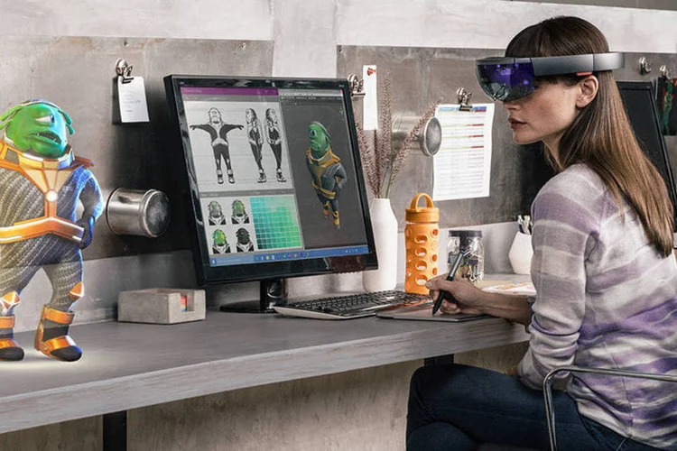 
	Hololens: para utilizar o Windows Holographic, o usu&aacute;rio precisa ter o Windows 10 instalado e os &oacute;culos de realidade virtual da empresa
 (Divulgação/Microsoft)