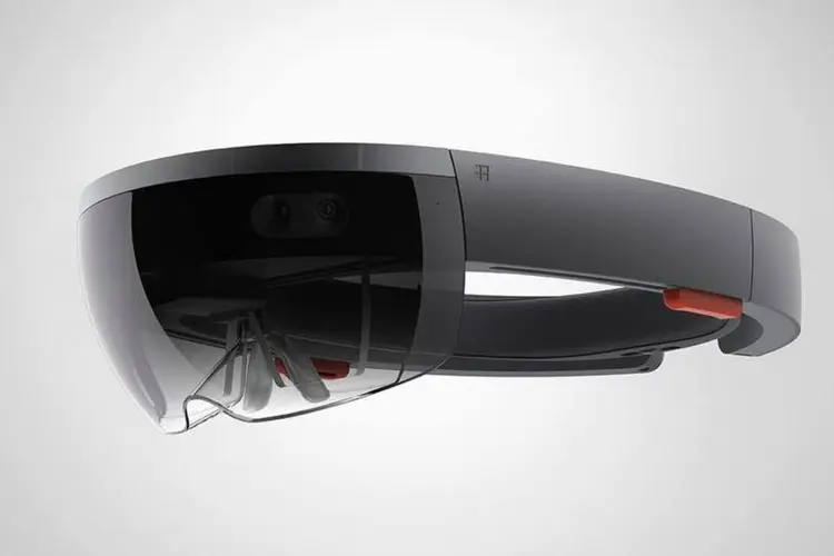 HoloLens, da Microsoft: dispositivo sem fio estará disponível ao mesmo tempo que o lançamento do Windows 10 neste ano (Reuters)