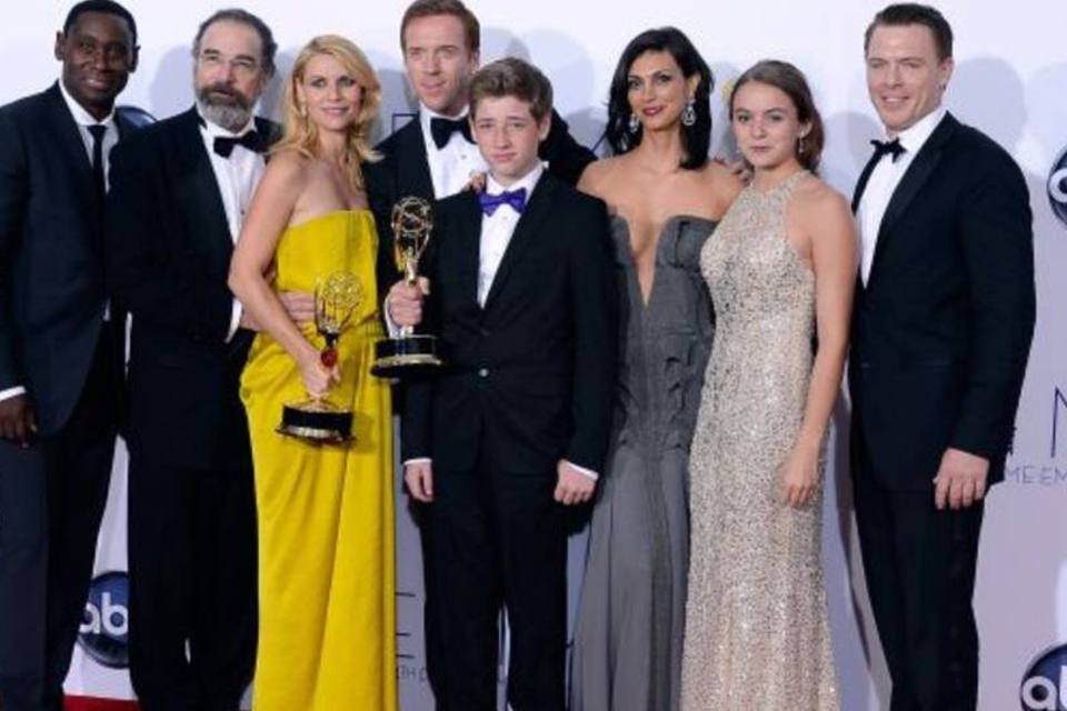 As séries e os atores vencedores do Emmy 2012 em fotos