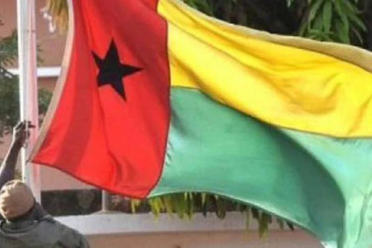 Uma semana depois de seu golpe de Estado, o Exército guineense ordenou nesta quinta-feira a reabertura das fronteiras (©AFP / AFP)