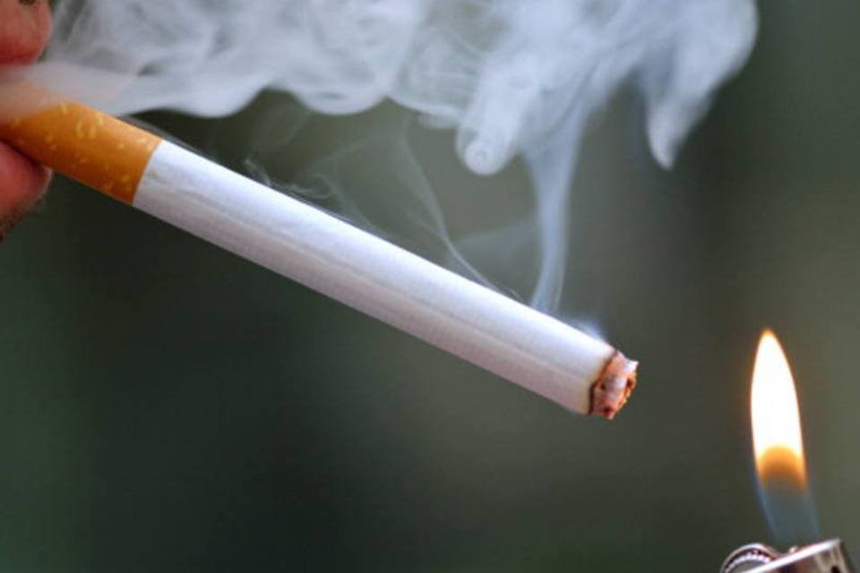 OMS apoia mais impostos sobre cigarros para reduzir fumo