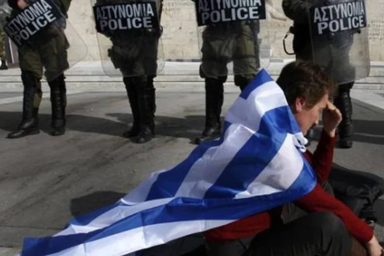 A taxa de desemprego da Grécia, a segunda mais alta na zona do euro depois da espanhola, tem prejudicado a arrecadação de impostos no país (Yannis Behrakis/Reuters)