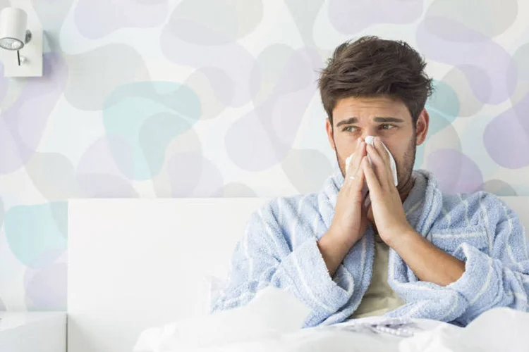 
	Homem doente: Comparadores de pre&ccedil;os de medicamentos apontam que pre&ccedil;os podem variar at&eacute; 77%.
 (IPGGutenbergUKLtd/Thinkstock)