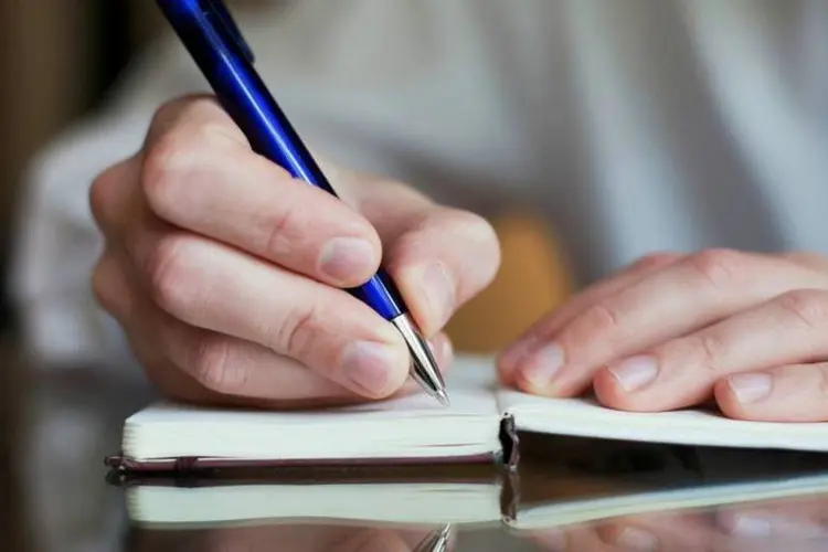 6. Escreva o que você precisa lembrar (com papel e caneta) (Thinkstock/anyaberkut)