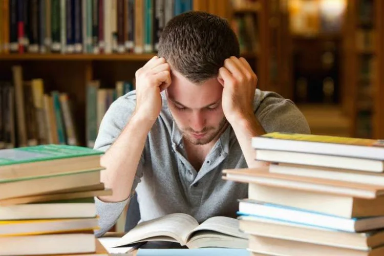 
	Estudo: &eacute; arriscado come&ccedil;ar a estudar s&oacute; depois da publica&ccedil;&atilde;o do edital, diz professor
 (Thinkstock/Wavebreakmedia Ltd)