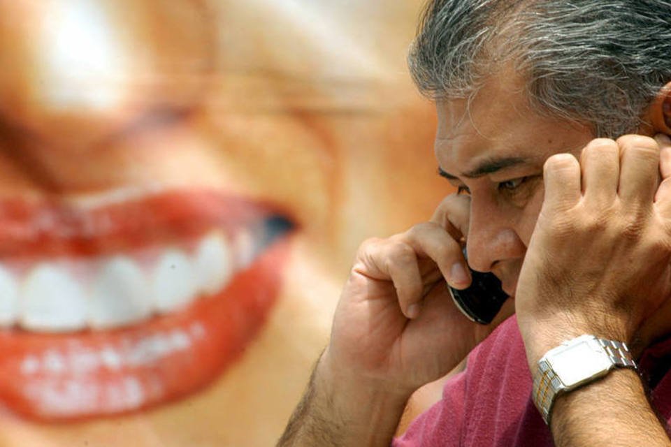 Cubanos poderão ter mais de uma linha de celular