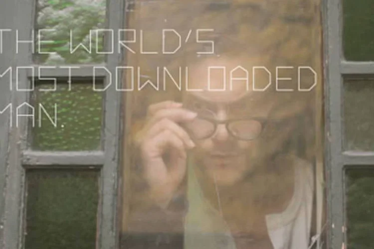A campanha “The World’s Most Downloaded Man" foi criada pela agência Filadélfia, de Belo Horizonte (Reprodução)