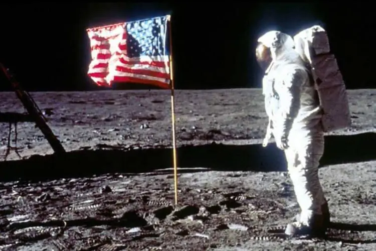 Homem pisa na lua: porta-voz do governo russo quer saber o que aconteceu com as filmagens originais das missões Apollo (Nasa/Getty Images)