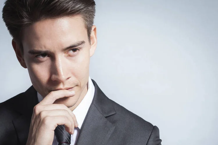 
	Homem pensativo: Internauta pergunta qual aplica&ccedil;&atilde;o financeira &eacute; atualmente a mais indicada para acumular renda no futuro
 (kieferpix/Thinkstock)