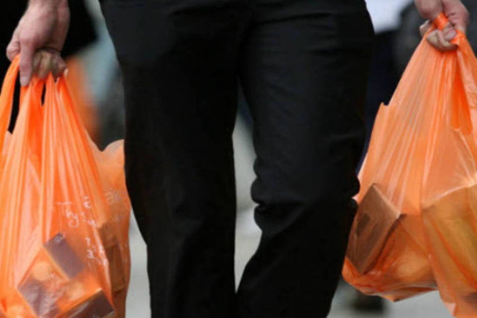Paulistano volta a pagar por sacolas plásticas nos mercados