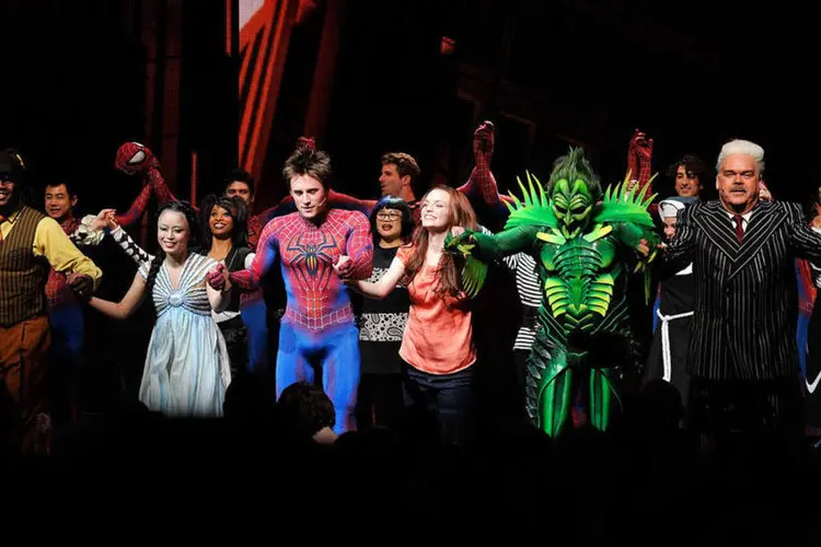Broadway, 2011: 'Homem-Aranha', promovido como o mais caro da história e que, apesar de não convencer à crítica, está sendo um sucesso de bilheteria