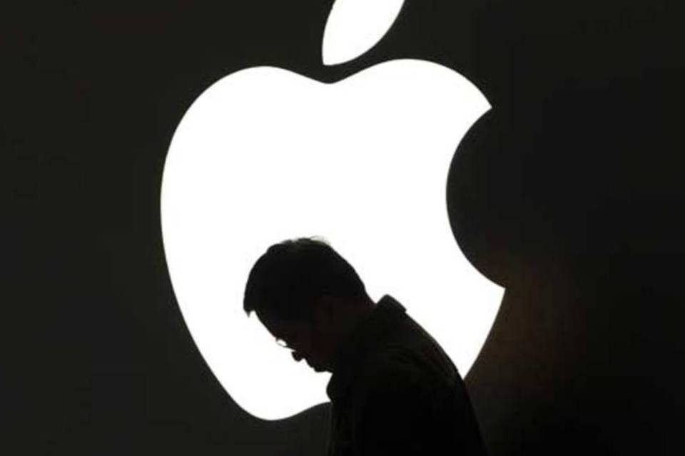 Ação da Apple despenca após previsão fraca de fornecedor