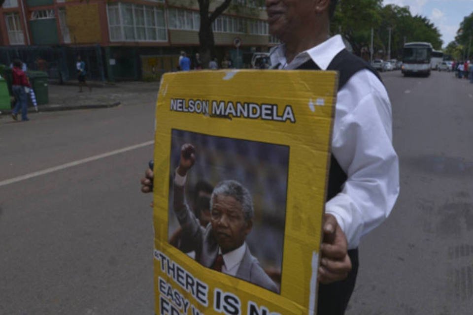 Velório de Mandela chega ao fim na sede do governo