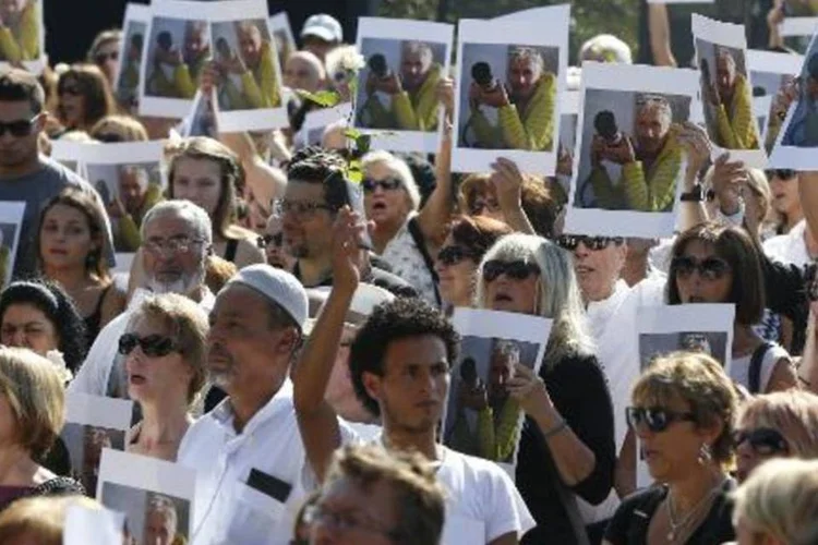 Homenagem a Gourdel na cidade francesa de Nice: sequestradores do francês foram identificados, segundo governo da Argélia (Valery Hache/AFP)