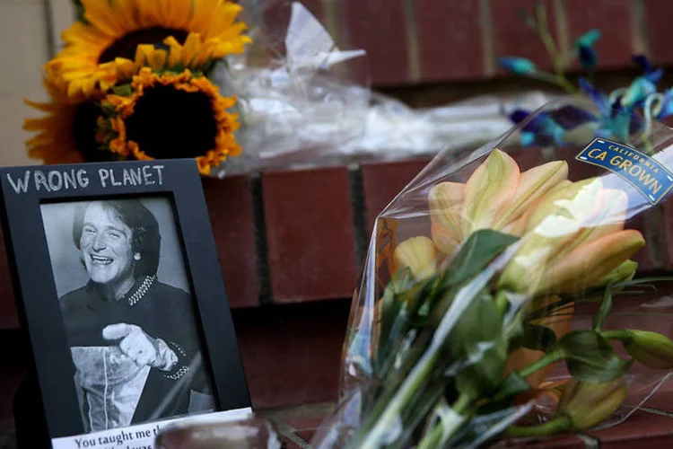 
	Homenagens ao ator Robin Williams em frente &agrave; casa de &quot;Uma Bab&aacute; Quase Perfeita&quot;
 (Justin Sullivan/Getty Images)
