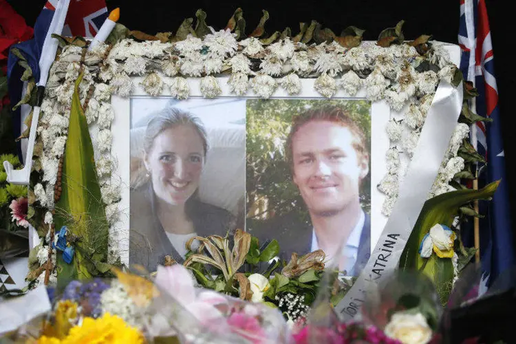 Fotos das vítimas do ataque ao café de Sydney, a advogada Katrina Dawson e o gerente do café, Tori Johnson (Jason Reed/Reuters)