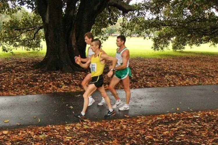 Marcha é um exercício que queima muitas calorias, uma média de 60 por quilômetro (Scott Barbour/Getty Images)