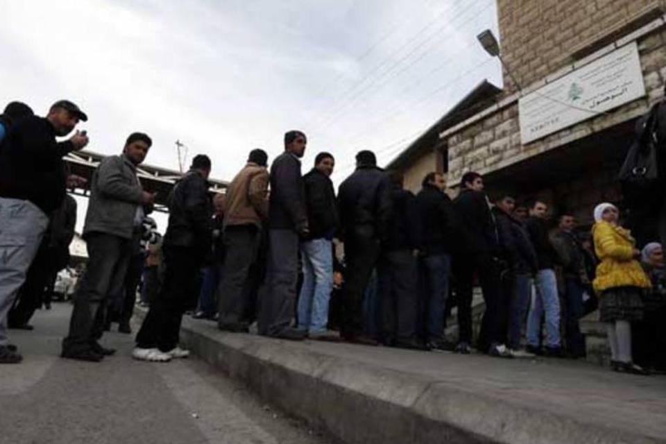 Guerra causa fuga palestina em massa da Síria para o Líbano
