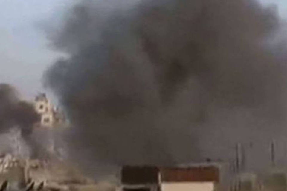 Regime sírio continua bombardeio sobre Homs
