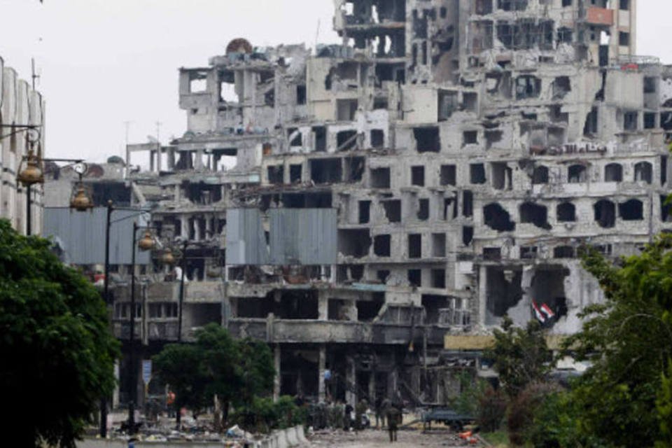 Termina retirada dos rebeldes sírios do centro de Homs