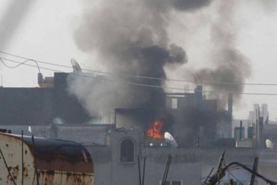 Forças sírias matam 50 na região de Homs, diz oposição