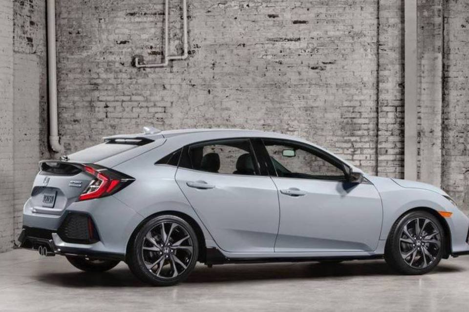 Honda oficializa novo Civic hatchback