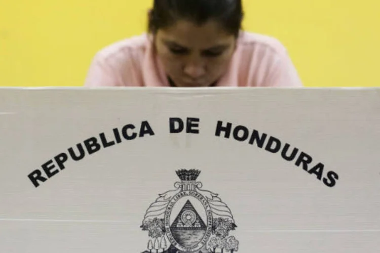 Eleições em Honduras: o vencedor vai encarar a partir de janeiro uma situação econômica difícil e o desafio de reduzir a violência ( REUTERS/Jorge Cabrera)