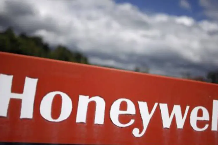 
	Logo da Honeywell: resultado dos tr&ecirc;s primeiros meses do ano foi favorecido por maiores margens
 (Charly Triballeau/AFP)