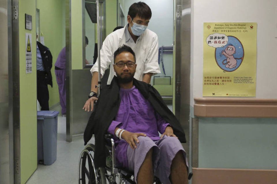 Tensão aumenta em Hong Kong após manifestante ser espancado