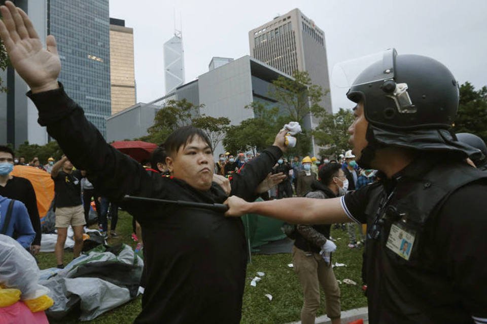 Hong Kong alerta manifestantes a não voltar após confrontos