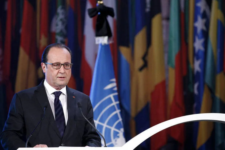 
	O presidente franc&ecirc;s Fra&ccedil;ois Hollande: &quot;precisamos formar uma vasta coaliz&atilde;o para atingir o Estado Isl&acirc;mico&quot;
 (Yoan Valat/REUTERS)