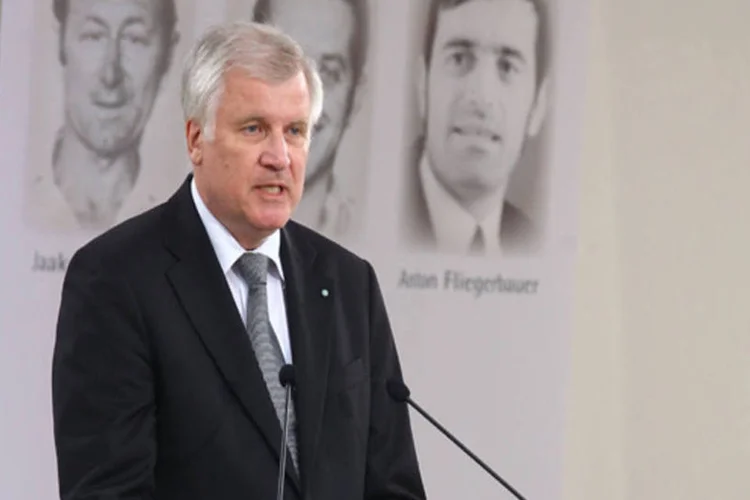 
	Horst Seehofer: &quot;No meu ponto de vista, os 190 bilh&otilde;es de euros citados pela Corte Constitucional &eacute; o limite m&aacute;ximo de contribui&ccedil;&atilde;o total alem&atilde; ao resgate do euro&quot;, afirmou
 (Thomas Niedermueller / Getty Images)
