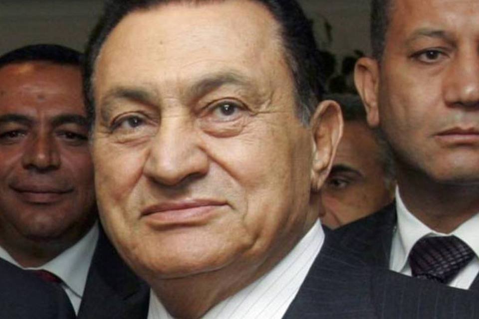 Mubarak reúne-se com Suleiman no palácio presidencial