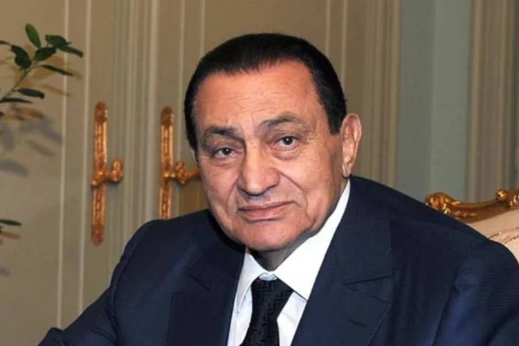 Hosni Mubarak, ex-presidente do Egito: interrogatório foi realizado no hospital (Getty Images)
