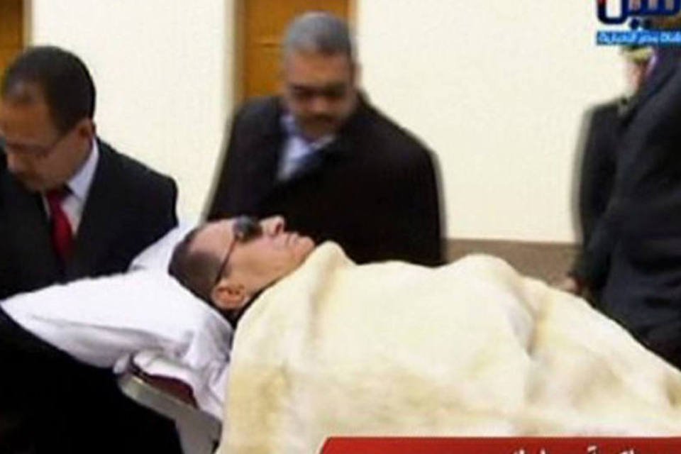 Hosni Mubarak está clinicamente morto, diz agência egípcia