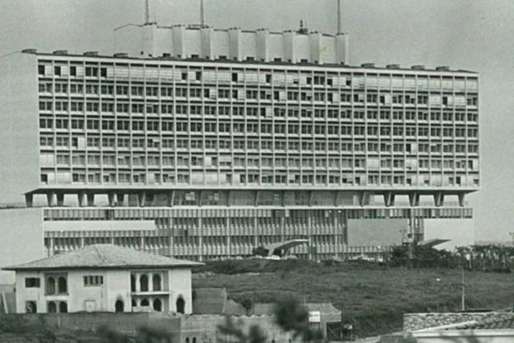 Arquiteto também foi o responsável pelo projeto do Hospital Albert Einstein, mesmo lugar onde estava internado, devido ao acidente de carro sofrido em dezembro de 2013 (Carlos Namba / Veja)