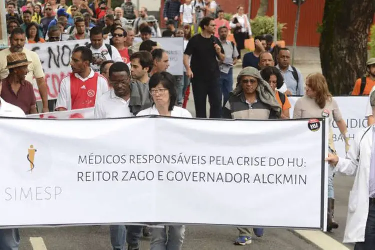 
	Hospital da USP: &ldquo;Somos contra o desmonte da USP e do hospital em geral e pedimos a contrata&ccedil;&atilde;o de funcion&aacute;rios&quot;
 (Rovena Rosa/Agência Brasil)