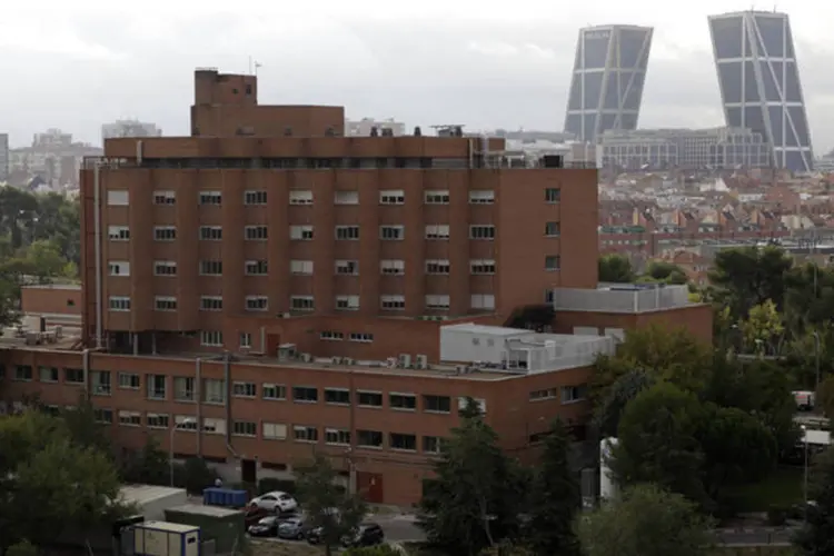 Hospital em Madri: enfermeira espanhola se tornou a primeira pessoa a contrair Ebola fora da África (Andrea Comas/Reuters)