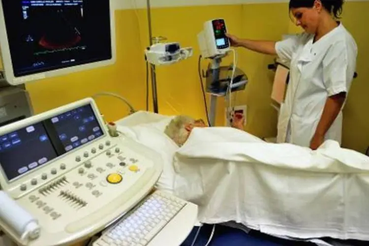 
	Desde ontem, 30 pacientes que estavam internados no pronto-socorro foram transferidos para outros hospitais da regi&atilde;o
 (Philippe Huguen/AFP)