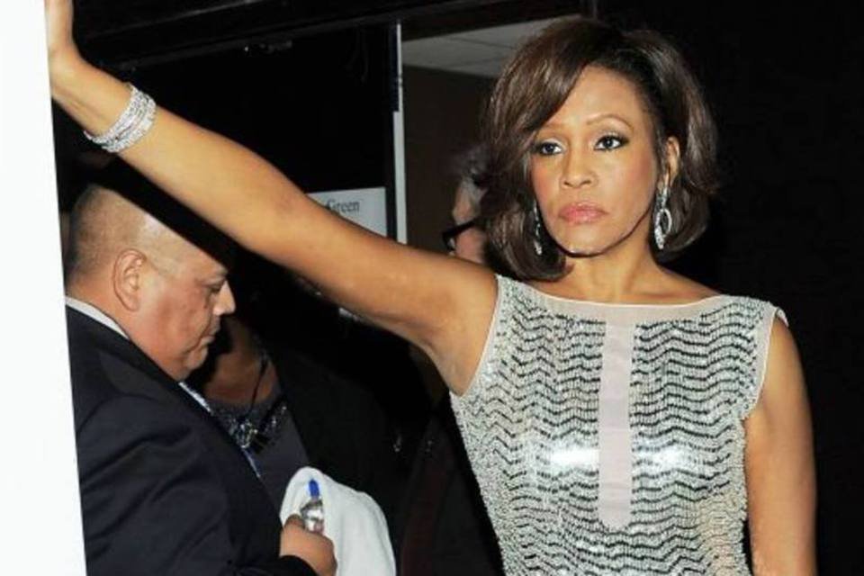 Celebridades lamentam a morte da cantora Whitney Houston