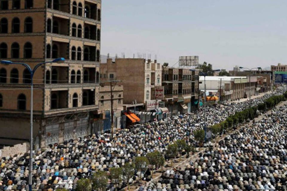 Ao menos 67 morrem em atentados suicidas no Iêmen