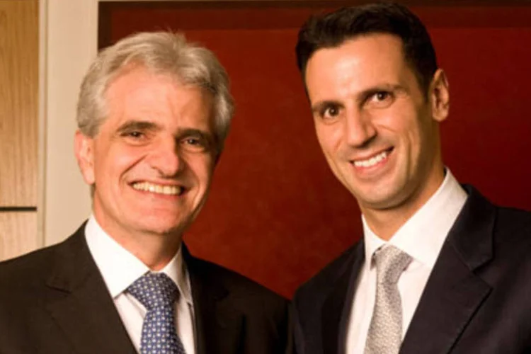 Henrique Frayha (esq.), responsável pela diretoria de varejo na América Latina e Sebastian Arcuri, seu substituto na direção de varejo no Brasil (.)
